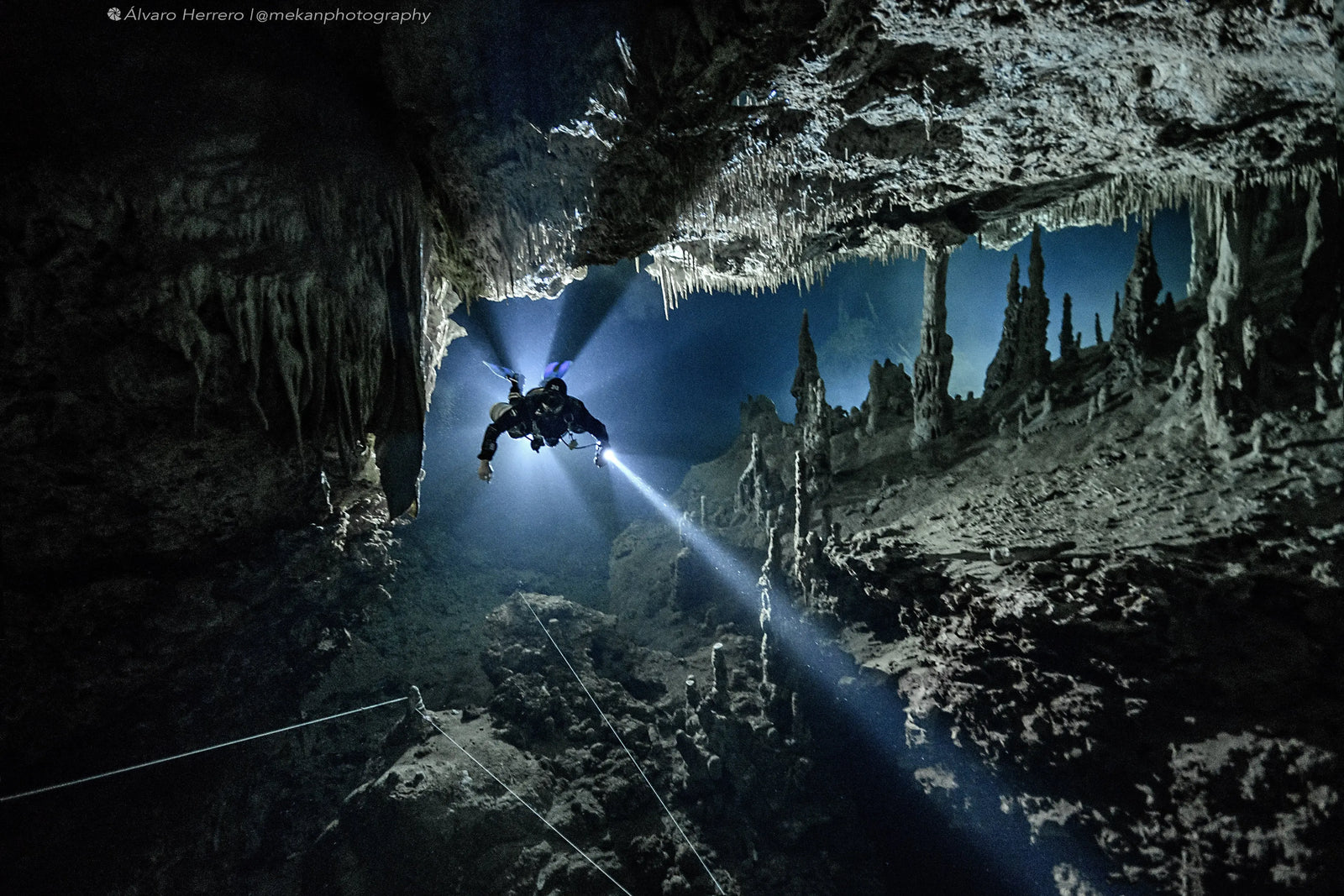 Diver Said el Soueidi in a cave | Divers League